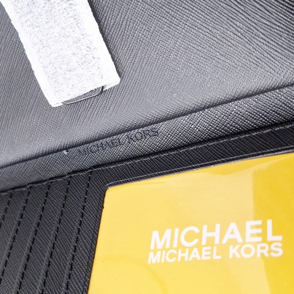 MICHAEL KORS WRISTLETš„° - Picture 7 of 11